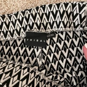 Tribal Black and White Print Cropped Pants